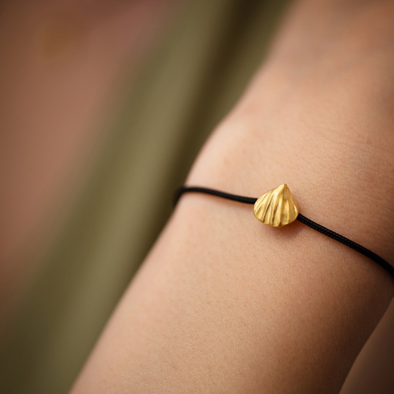 Shell bracelet