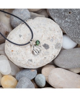 Shell necklace with cord