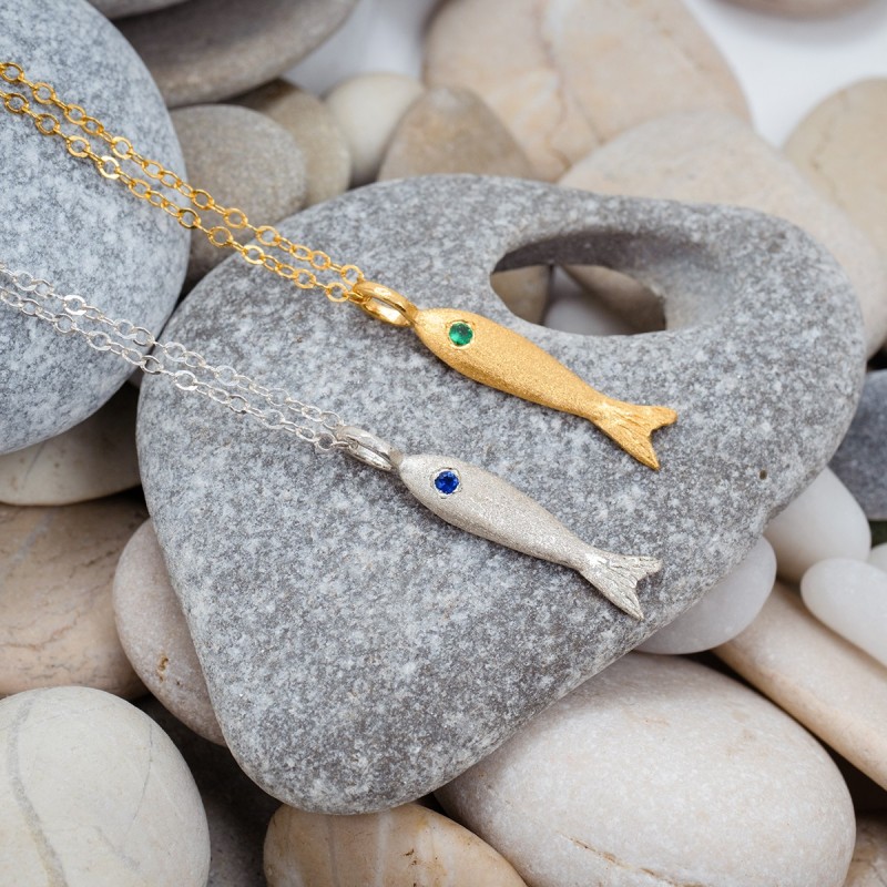 Hanging fish necklace