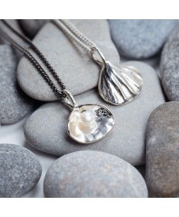 Shell necklace