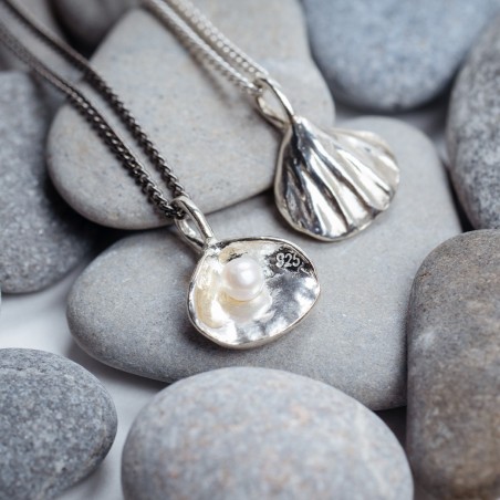 Shell necklace