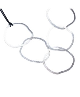 Five hoops necklace